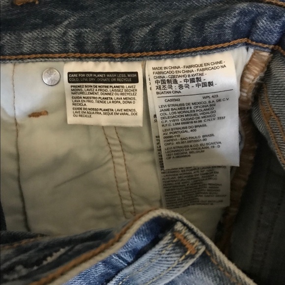 Levi 501 distressed cutoff shorts - Picture 2 of 6